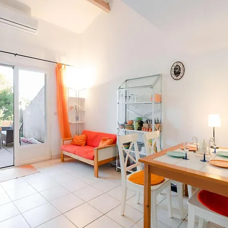 Pavillon Climatise 3 Pieces Avec Piscine, Terrasse, Parking, Et Television - 4 Couchages - Fr-1-409-3 *